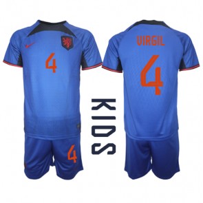 Nederländerna Virgil van Dijk #4 Bortaställ Barn VM 2022 Kortärmad (+ Korta byxor)